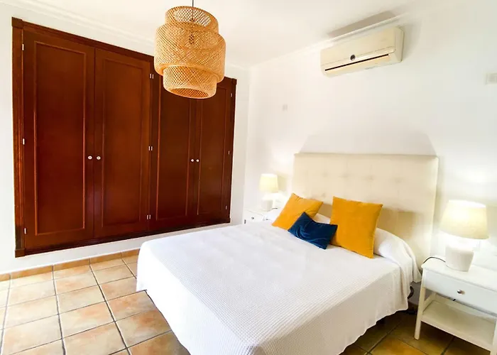 Relax Deluxe Private Pool By Holidays